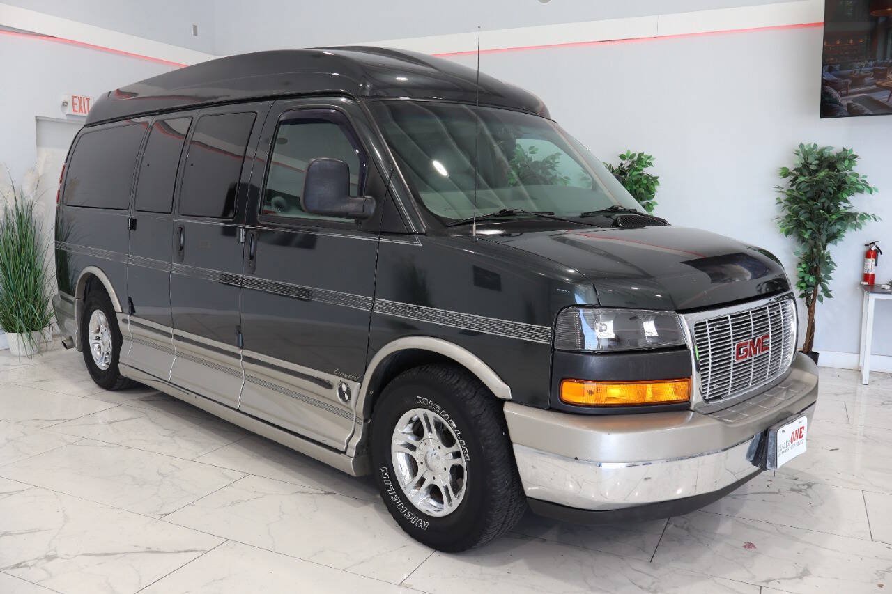Used 2004 GMC Savana 1500 w/ Preferred Equipment Group RWD image 2