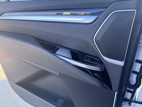 Used 2025 Cadillac Escalade ESV Sport w/ LPO, ONYX Package image 19