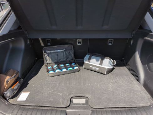 Certified 2025 Hyundai Kona Limited image 9