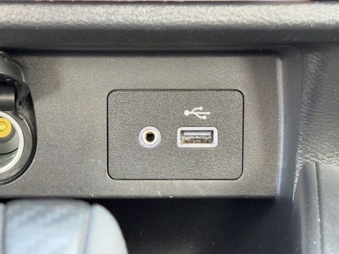 Certified 2025 Nissan Versa SV image 25