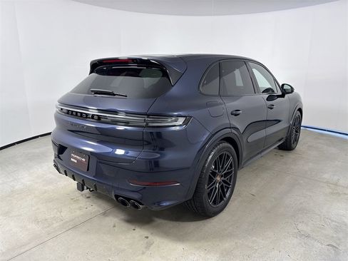 New 2026 Porsche Cayenne GTS image 7