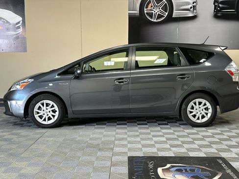 Used 2014 Toyota Prius V Three FWD image 7