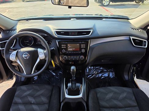 Used 2014 Nissan Rogue S FWD image 27