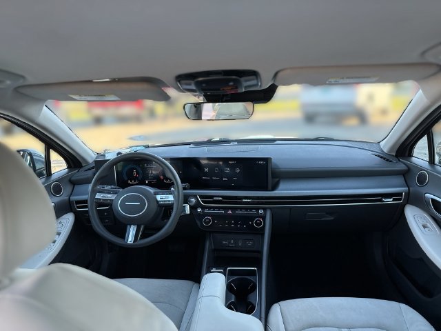 Used 2025 Hyundai Sonata SEL FWD image 21