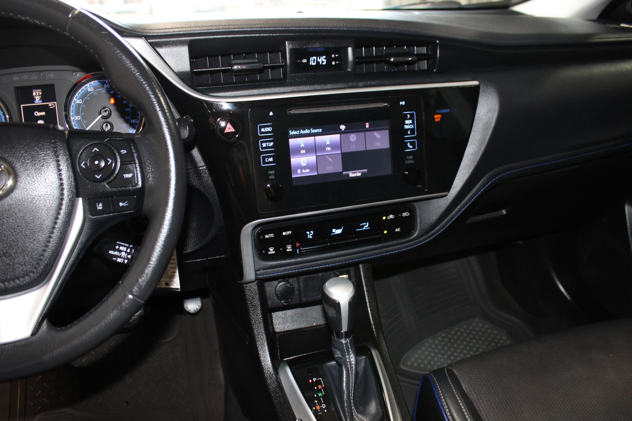 Used 2018 Toyota Corolla SE FWD image 14