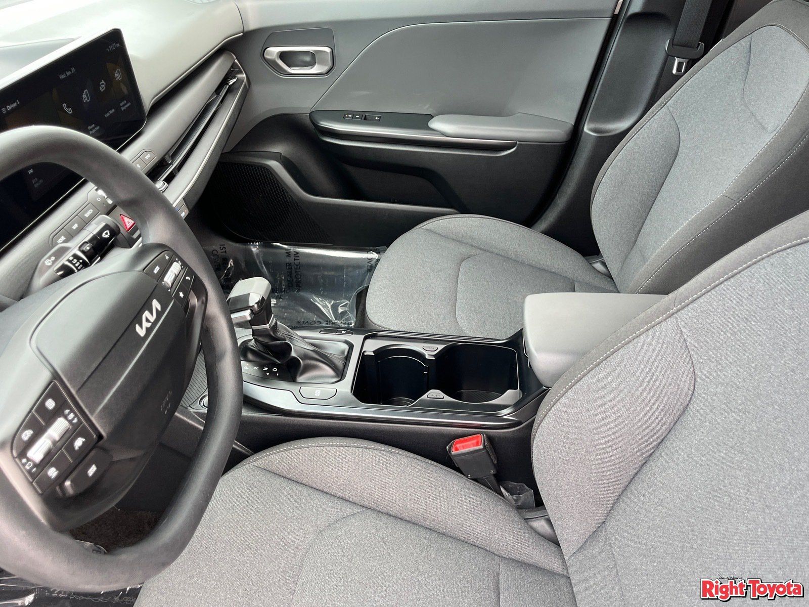 Used 2025 Kia K4 FWD image 20