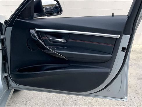 Used 2017 BMW 330i Sedan RWD image 29