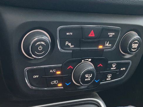 Used 2020 Jeep Compass Latitude FWD image 27