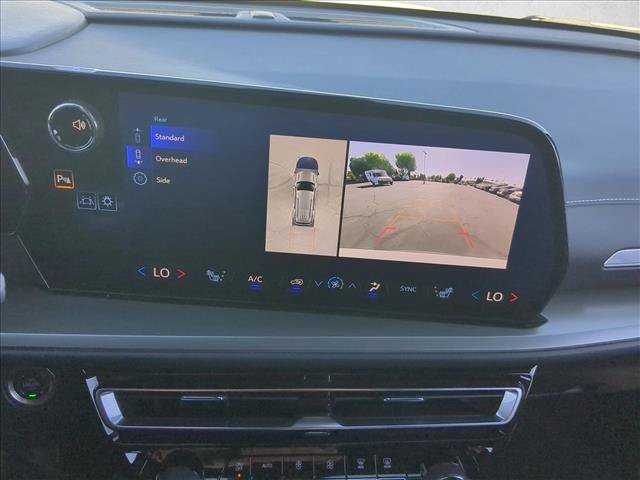 Used 2024 Chevrolet Traverse LT w/ LPO, Floor Liner Package FWD image 14