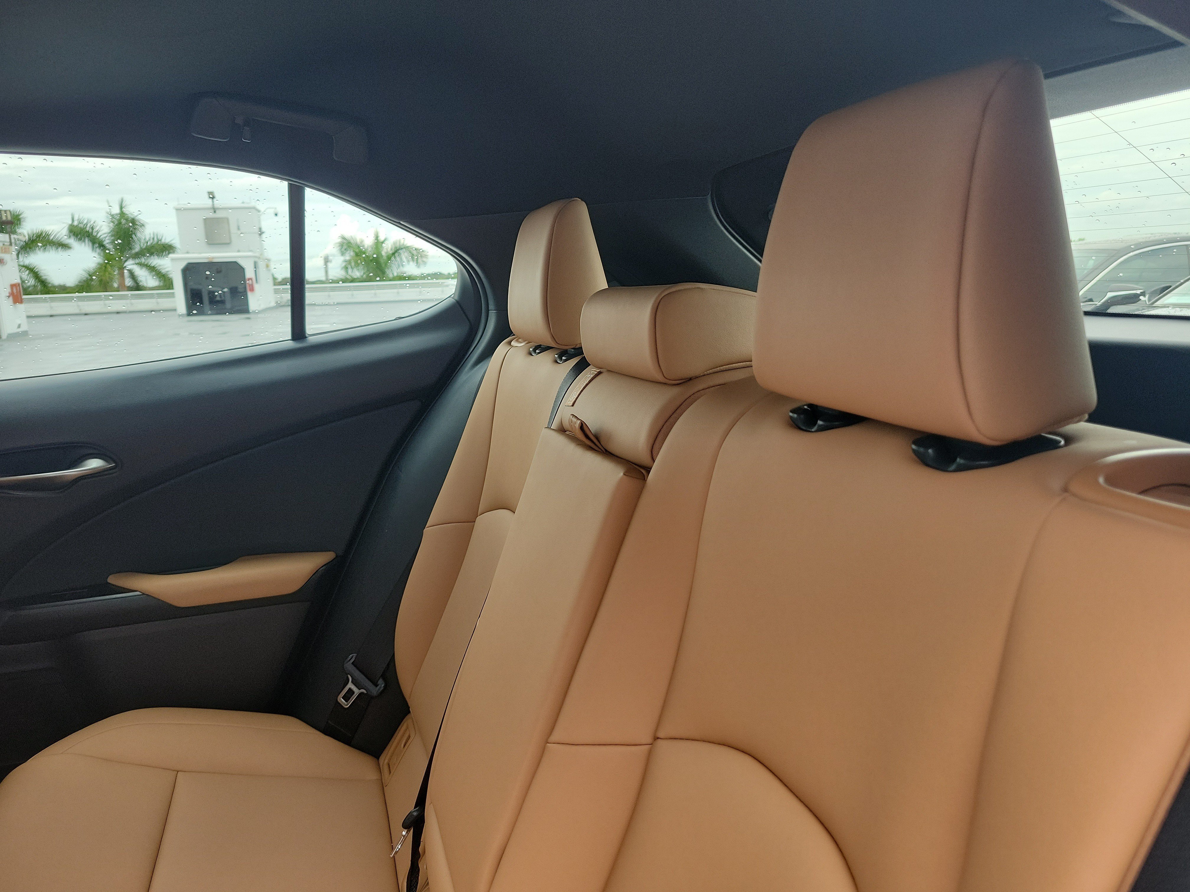 Used 2024 Lexus UX 250h FWD w/ Premium Package image 12