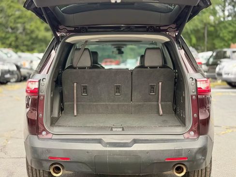 Used 2018 Chevrolet Traverse LT w/ LPO, Floor Liner Package AWD/4WD image 33