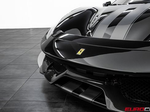 Used 2019 Ferrari 488 Pista Coupe image 12