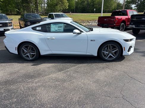 New 2026 Ford Mustang GT RWD image 9