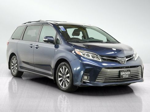 Used 2020 Toyota Sienna Limited Premium AWD/4WD image 7