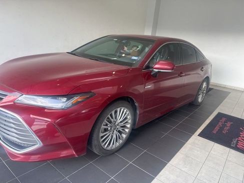 Used 2020 Toyota Avalon Limited FWD image 3