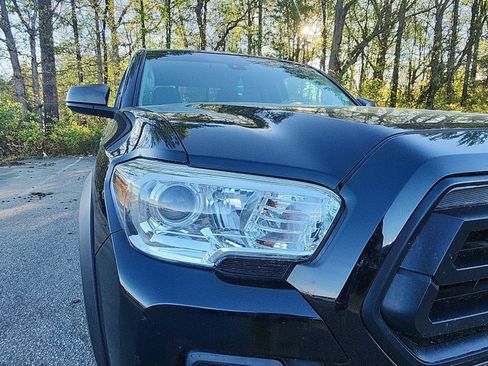 Used 2021 Toyota Tacoma SR w/ SX Package image 9