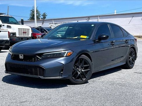 Used 2025 Honda Civic Sport image 2