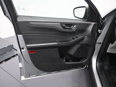 Used 2024 Ford Escape Active w/ Cold Weather Package FWD image 9