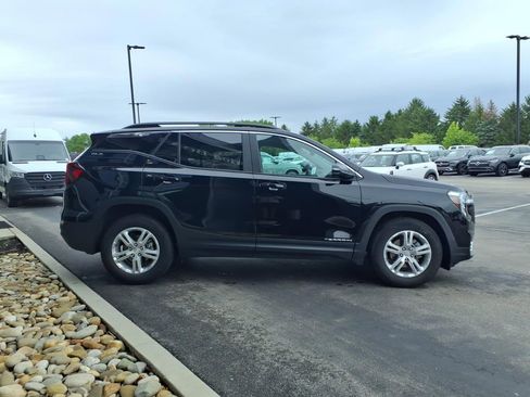 Used 2022 GMC Terrain SLE w/ Driver Convenience Package FWD image 7