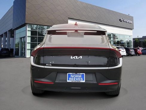 Used 2024 Kia EV6 Light AWD/4WD image 4