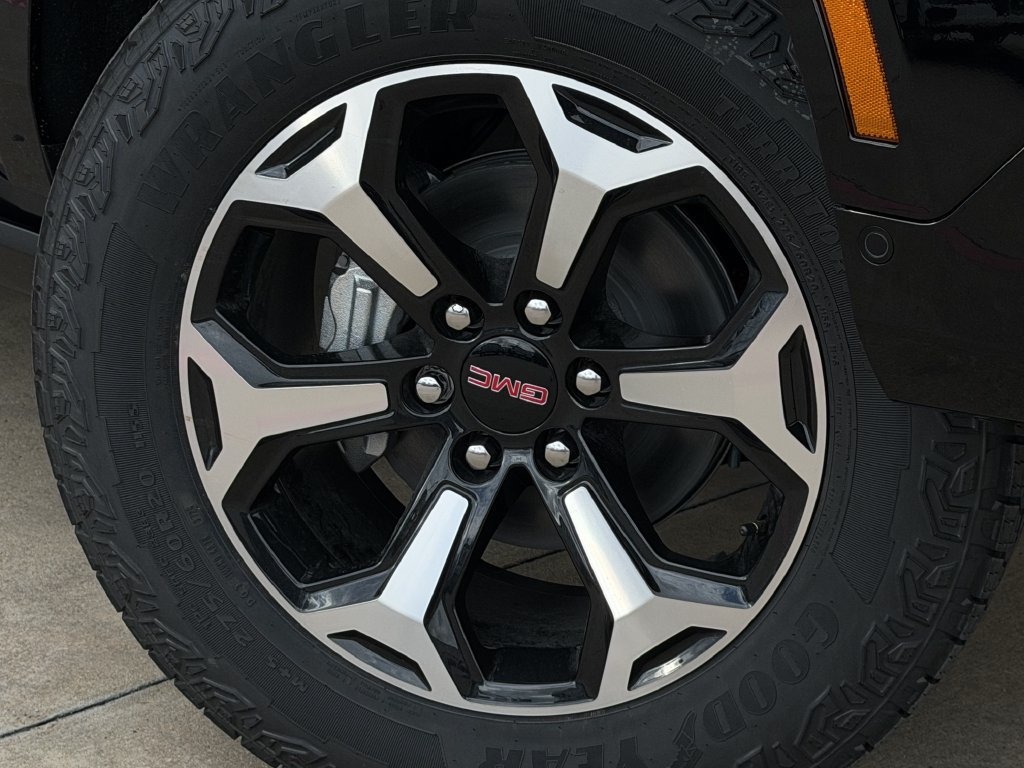 New 2027 GMC Yukon AT4 w/ AT4 Premium Plus Package AWD/4WD image 9