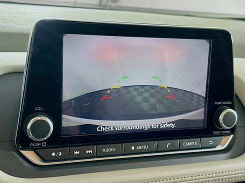 Used 2023 Nissan Rogue SV FWD image 22