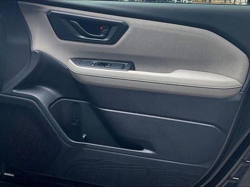 Certified 2025 Subaru Forester image 13