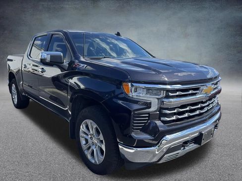 Used 2023 Chevrolet Silverado 1500 LTZ AWD/4WD image 3