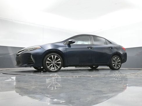 Used 2017 Toyota Corolla XSE image 35
