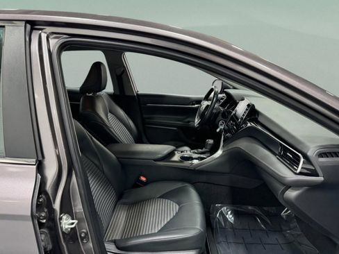 Used 2024 Toyota Camry SE image 17