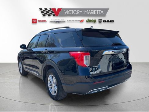 Used 2024 Ford Explorer XLT w/ Equipment Group 202A image 3