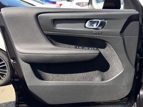 Used 2021 Volvo XC40 T5 R-Design w/ Climate Package image 13