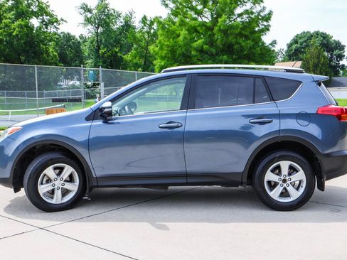 Used 2014 Toyota RAV4 XLE w/ Preferred Accessory Package AWD/4WD image 4