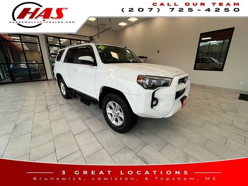 Used 2022 Toyota 4Runner SR5 AWD/4WD image 8