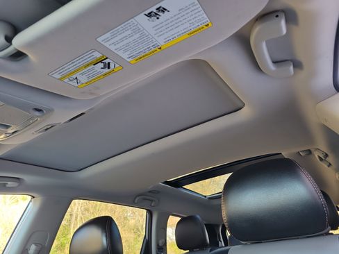 Used 2020 Nissan Pathfinder SL image 17