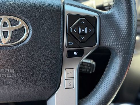Used 2022 Toyota 4Runner SR5 AWD/4WD image 7