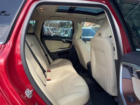 Used 2017 Volvo XC60 T5 Inscription w/ Preferred Option Package image 11