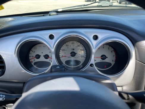 Used 2005 Chrysler PT Cruiser Touring FWD image 15