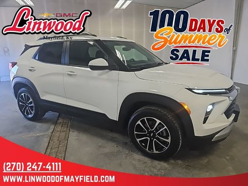 Used 2025 Chevrolet TrailBlazer LT AWD/4WD image 1