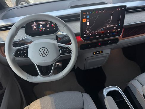 Used 2025 Volkswagen ID. Buzz Pro S Plus image 62