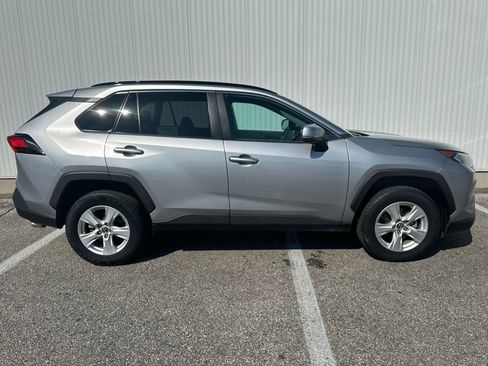 Used 2021 Toyota RAV4 XLE w/ XLE Grade Weather Package AWD/4WD image 9