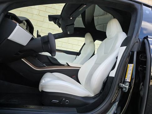 Used 2022 Tesla Model S image 19