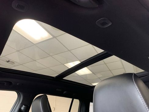 Used 2025 Jeep Grand Cherokee Limited w/ Black Appearance Package AWD/4WD image 23