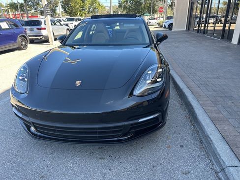 Used 2018 Porsche Panamera 4S image 4