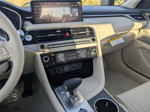 New 2026 Genesis G70 2.5T Prestige image 19