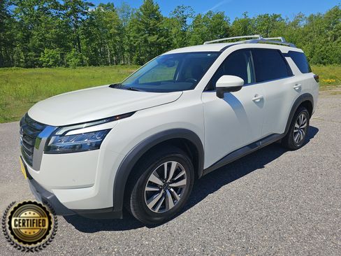 Certified 2023 Nissan Pathfinder SL AWD/4WD image 1