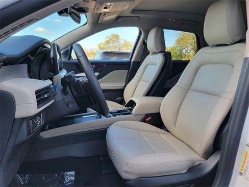 New 2026 Lincoln Corsair Premiere image 19