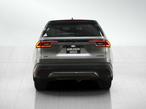 Used 2025 Toyota Grand Highlander AWD image 4