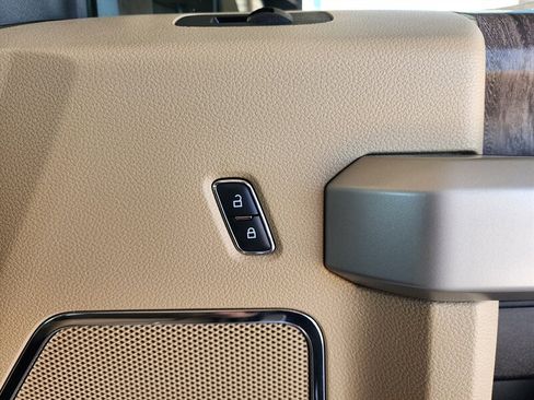 Used 2018 Ford F250 Lariat w/ Lariat Value Package AWD/4WD image 80
