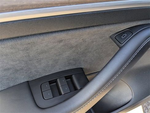 Used 2023 Tesla Model 3 Performance image 39